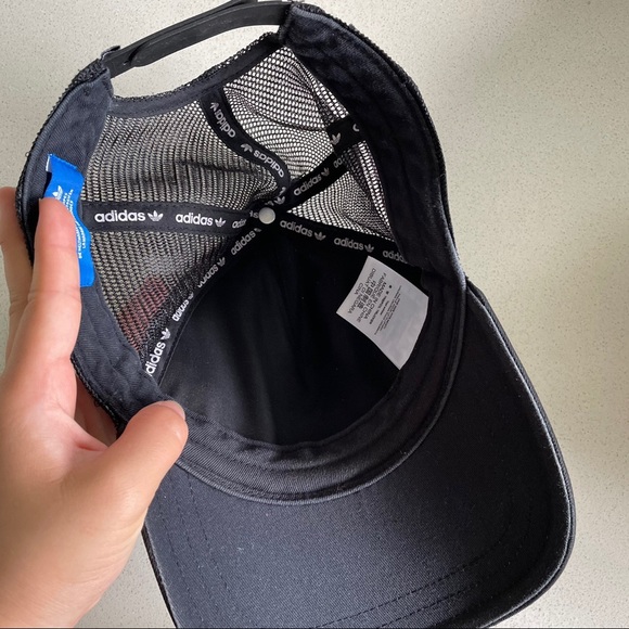 black adidas cap - Picture 2 of 3
